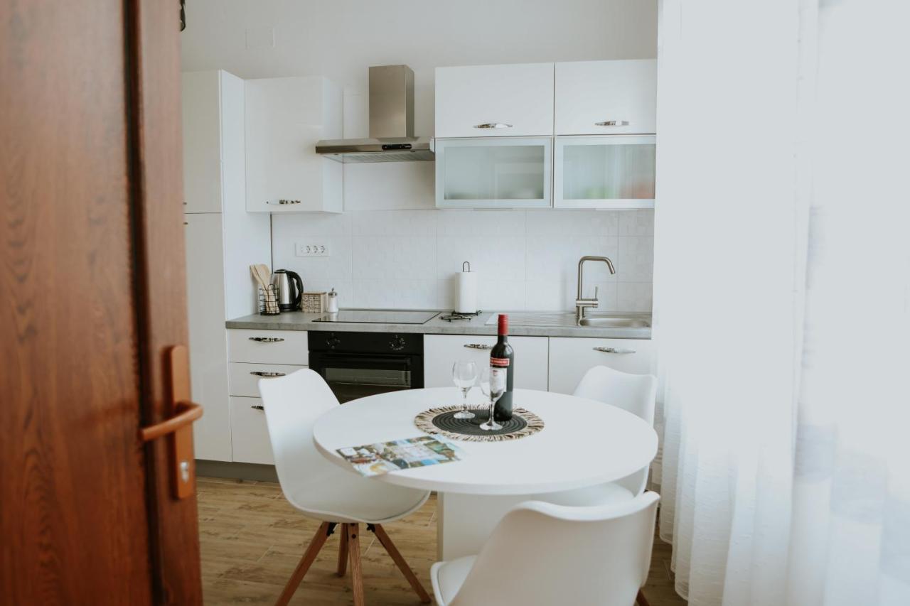 Apartman Nikola Gospic Bagian luar foto